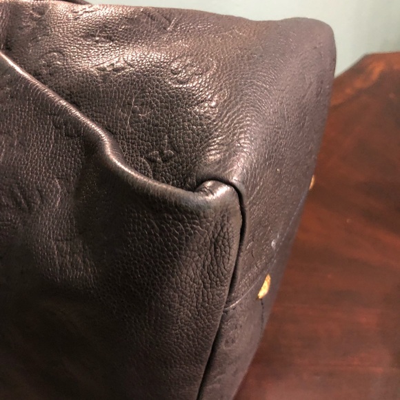 ❤️❤️SOLD❤️❤️❤️Authentic pre-Owned Artsy Empriente - Picture 3 of 7